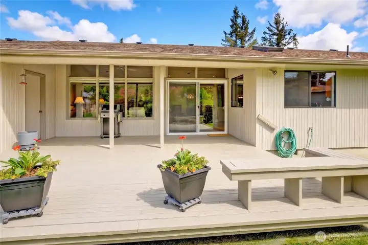 This Extends your Living Space For Year-Round Outdoor Enjoyment~