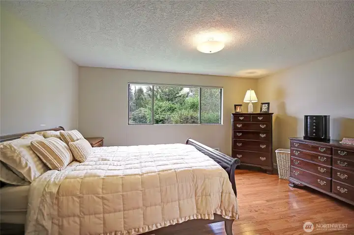 Private Primary w/ Large Closets on Quiet Back-Corner of Home~