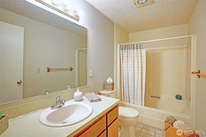 Large Full Guest Bathroom~