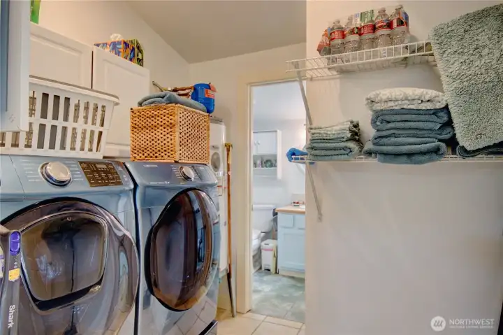 Washer and dryer stay