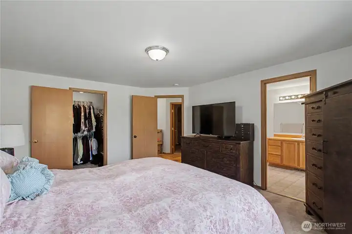 Another look at the Primary Suite. Complete with Walk in closet to the left and Bath to the right. Another look at the Primary Suite. Complete with Walk in closet to the left and Bath to the right.