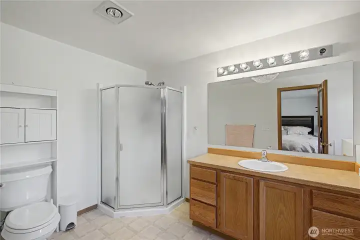 Another look in the Primary bath. Another look in the Primary bath.