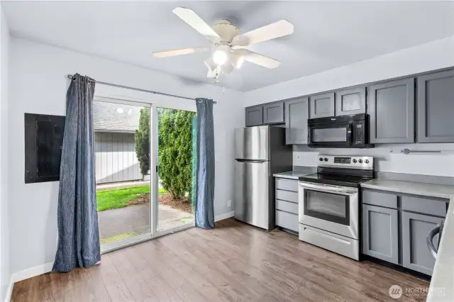 Kitchen w/ Eating Space