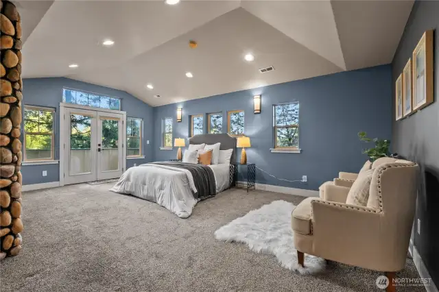Amazing primary bedroom