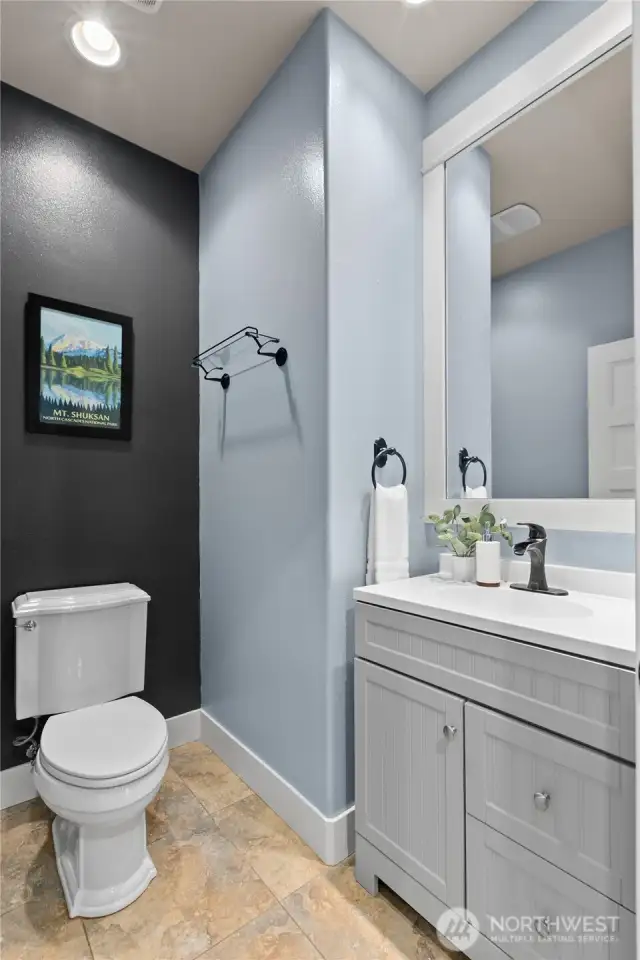 Main Floor Guest bath
