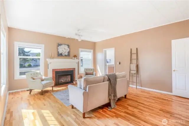 Room for large furniture pieces in the living room.