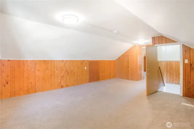 HUGE bonus room that can be an office, play room, theatre, etc.