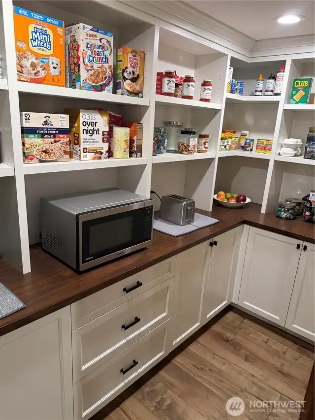 Walk-in pantry..