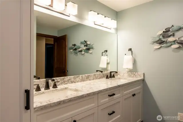 Dual sinks in secondary bath