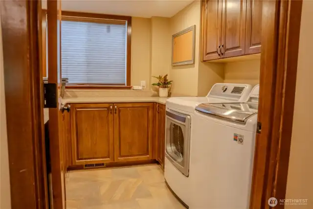 Nicely finished utility room on main level