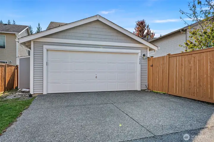 Detached garage