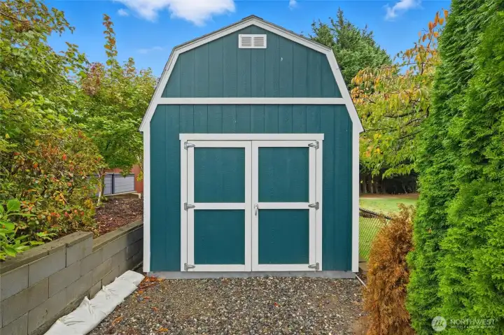 10x20' storage shed with loft storage