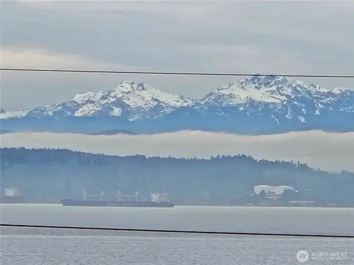 View of the Cascades and Puget Sound