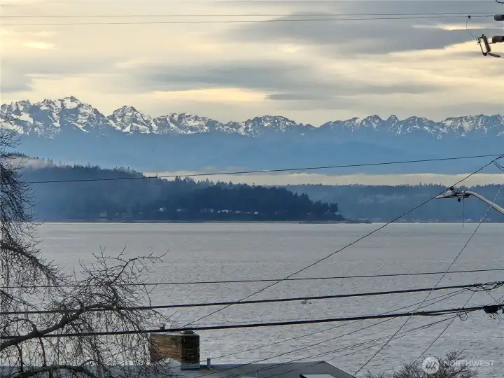 View of the Cascades and Puget Sound