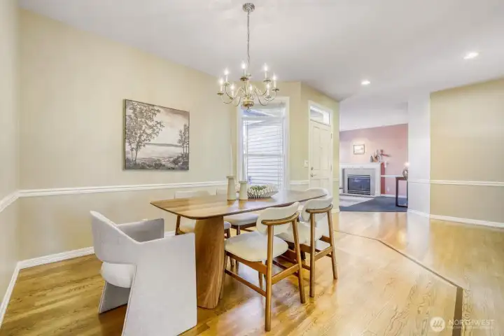 Dining room, just to the right when you first walk in