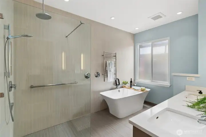 Heated Floors with Towel Heating rack