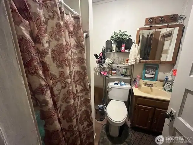 1822 Bathroom