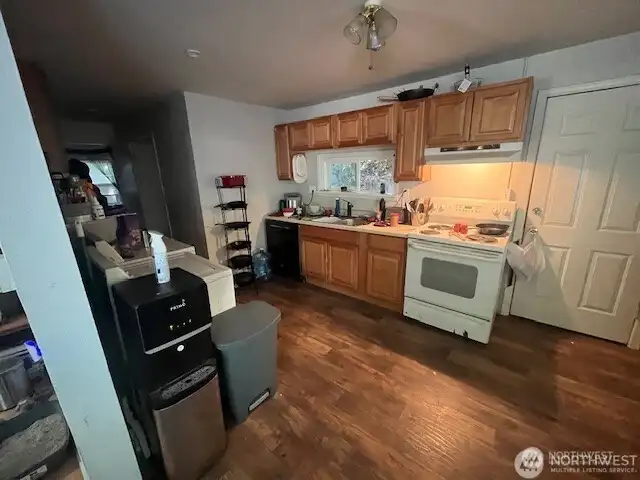 1826 Kitchen
