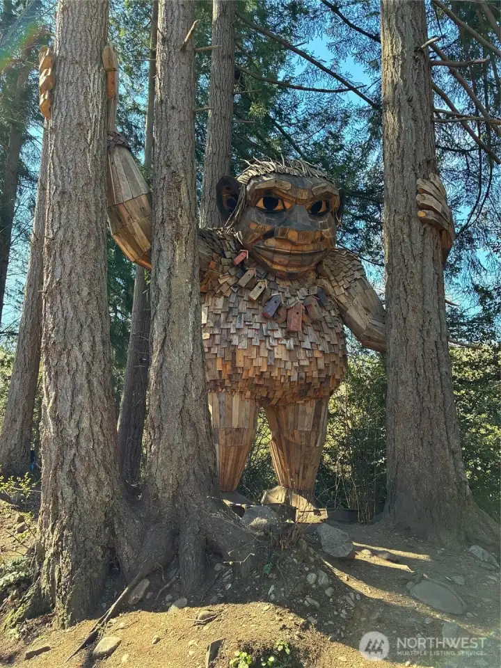 Jakob Two Trees-5 minute walk. One of Dambo's Giant Troll Sculptures, world famous! Jakob Two Trees-5 minute walk. One of Dambo's Giant Troll Sculptures, world famous!