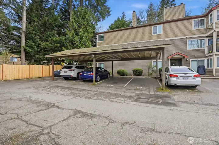 Exterior of E building, unit to right (out of picture). Exterior of E building, unit to right (out of picture).