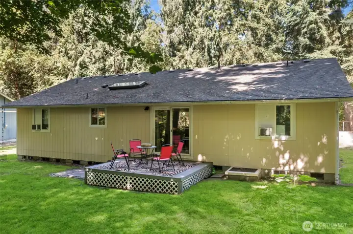 Spacious Back Yard