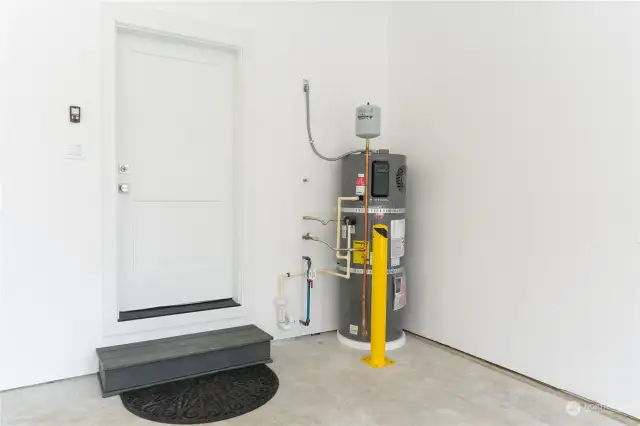 Hybrid heat pump water heater