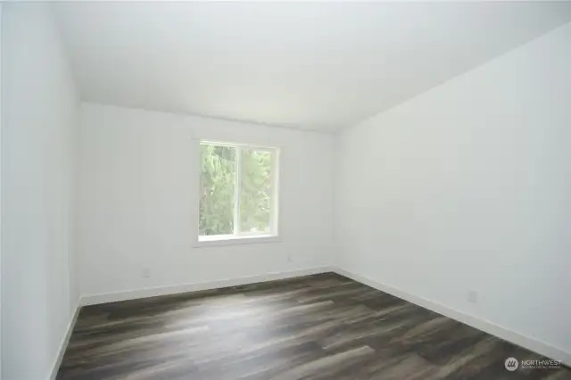 Large room perfect for a den or office space.