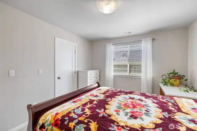 Walkin closet in 3rd bedroom.