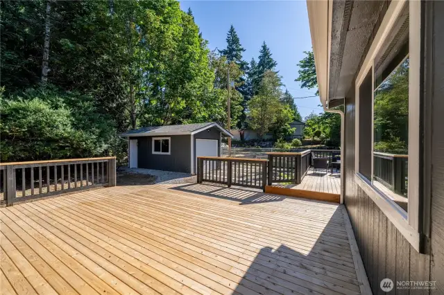 546 Sq Ft Deck