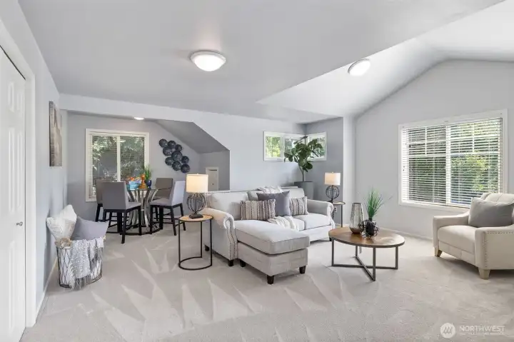 Huge Bonus Room