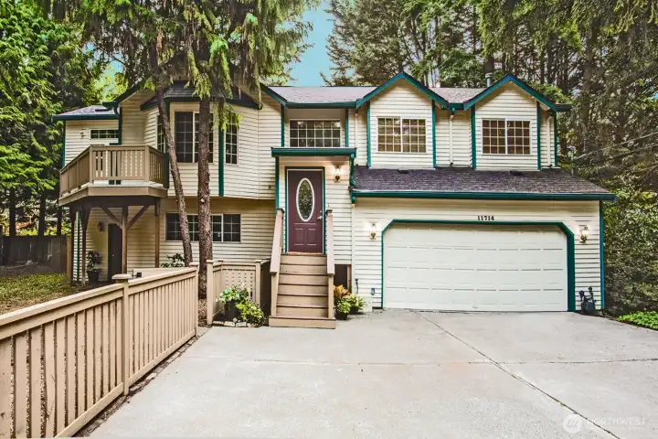 NW contemporary on a wooded private location