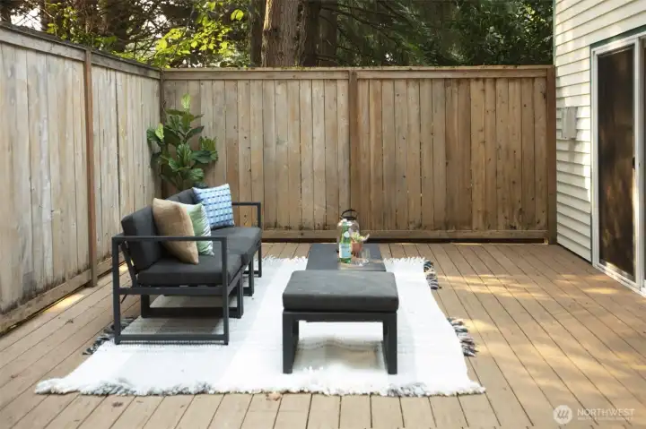 Private quiet space, large backyard deck