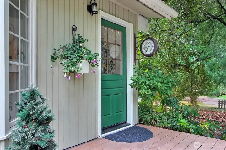 Large deck for greeting guests