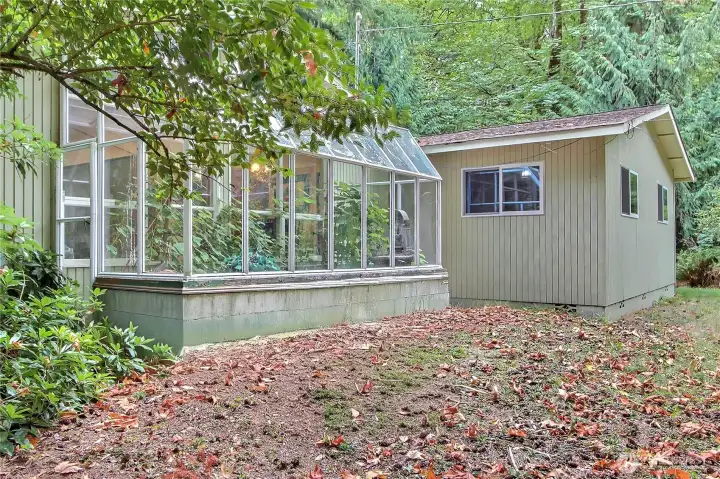 How many homes have you seen with its own attached greenhouse!