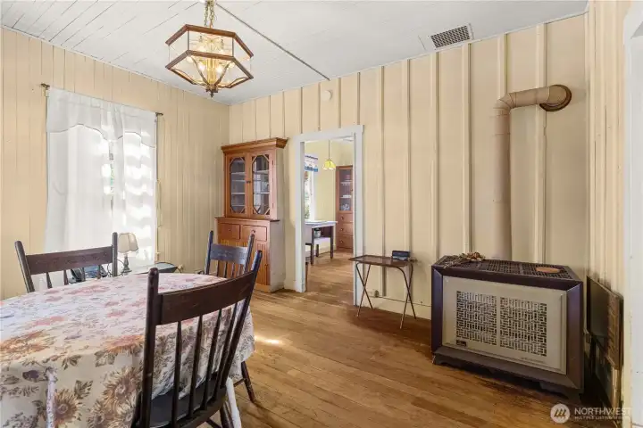 Dining room 4