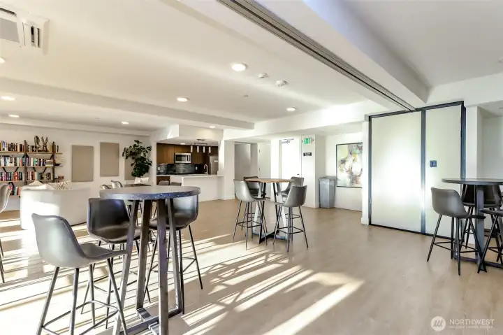 2 kitchens, ping pong, piano and balcony