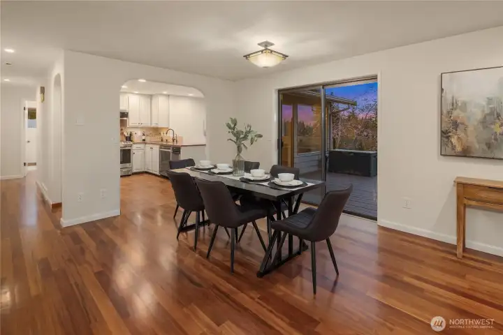 Lovely arched entry to kitchen