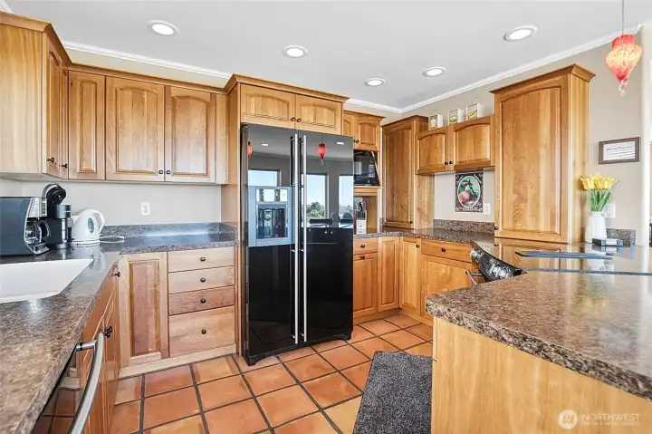 Main Level Custom Chef's kitchen