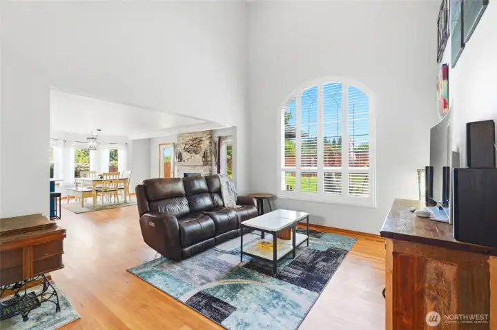 Vaulted ceilings + natural light = instant mood boost.