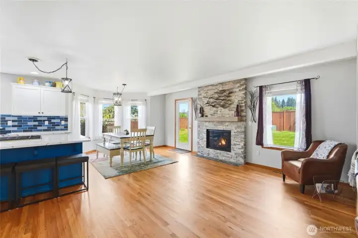 Open, comfortable, and ready for whatever your day looks like.