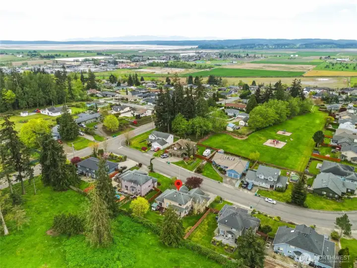 Close to everything — without feeling crowded.