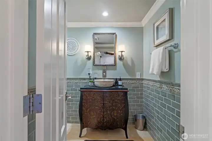 Powder room. Powder room.