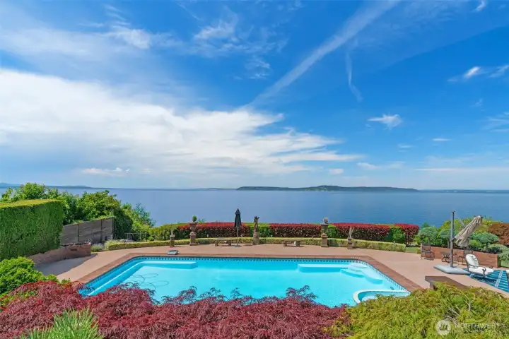 Resort-style pool perched above Puget Sound — an entertainer's dream setting. Resort-style pool perched above Puget Sound — an entertainer's dream setting.