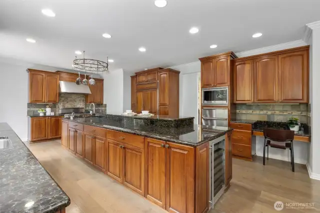 Notice the dual warming drawers under the built-in microwave.