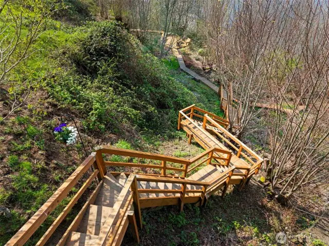 Expansive deck loops around lower seating