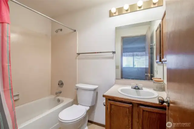 Full Primary Bathroom