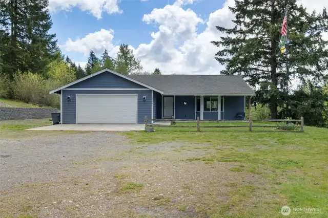 Fantastic rambler with great curb appeal and an amazing 3.410 acres that are fully fenced.