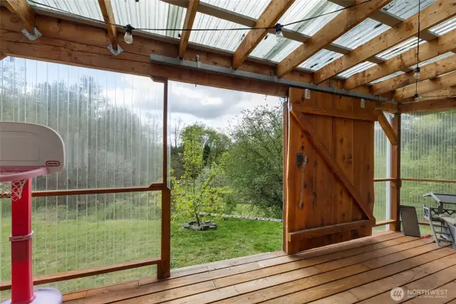 Enjoy spending time on this amazing porch watching the elk, deer, Stellar Jays and Eagles that frequent the property.