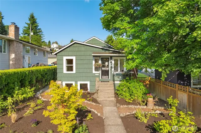Welcome to 4146!   2340 sq feet of pure goodness
