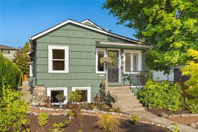 Great front yard with easy maintenance garden ready for you